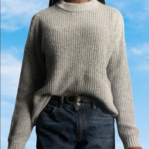 American eagle light grey knit sweater